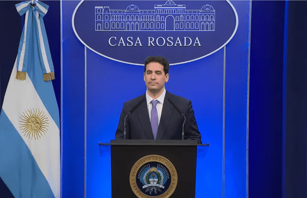 “La reducción del gasto público hizo posible la estabilización económica y el retorno del crecimiento”, afirmó Adrián Ravier en su primera&nbsp;conferencia