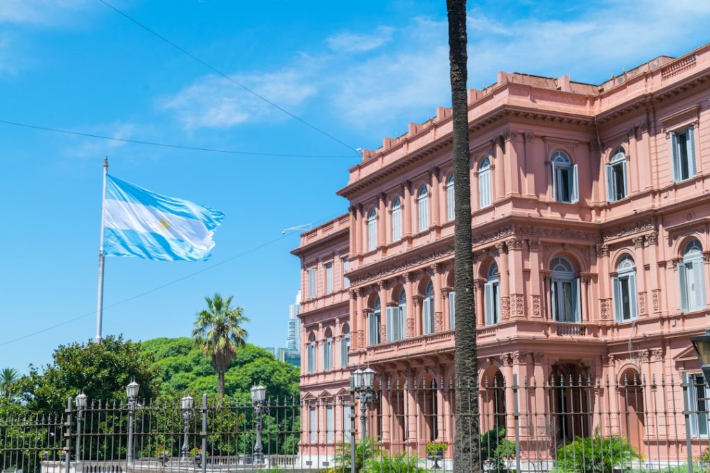 Encuesta refleja crisis política y malestar en el&nbsp;establishment
