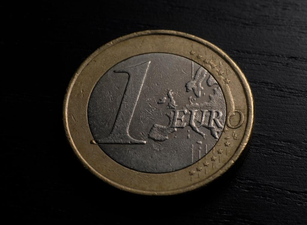 El euro inicia moderado en ambas&nbsp;cotizaciones