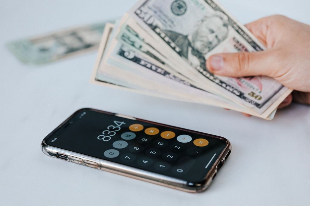Nuevo récord: dólar blue alcanza $1.560 en martes de&nbsp;alza